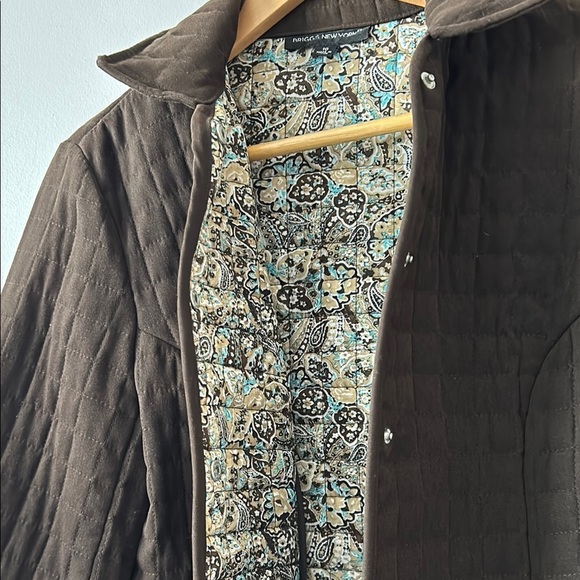 Briggs New York | Size M | Brown Quilted Jacket — Lightweight Fall / Winter Coat - Picture 3 of 5